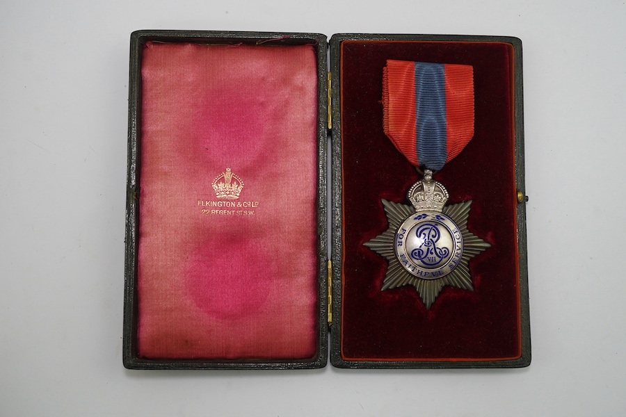 An unnamed Edward VII Imperial Service Order in Elkington case. Condition - fair to good.